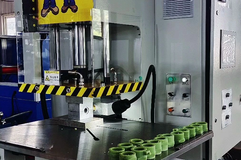 自動ワックスプレス