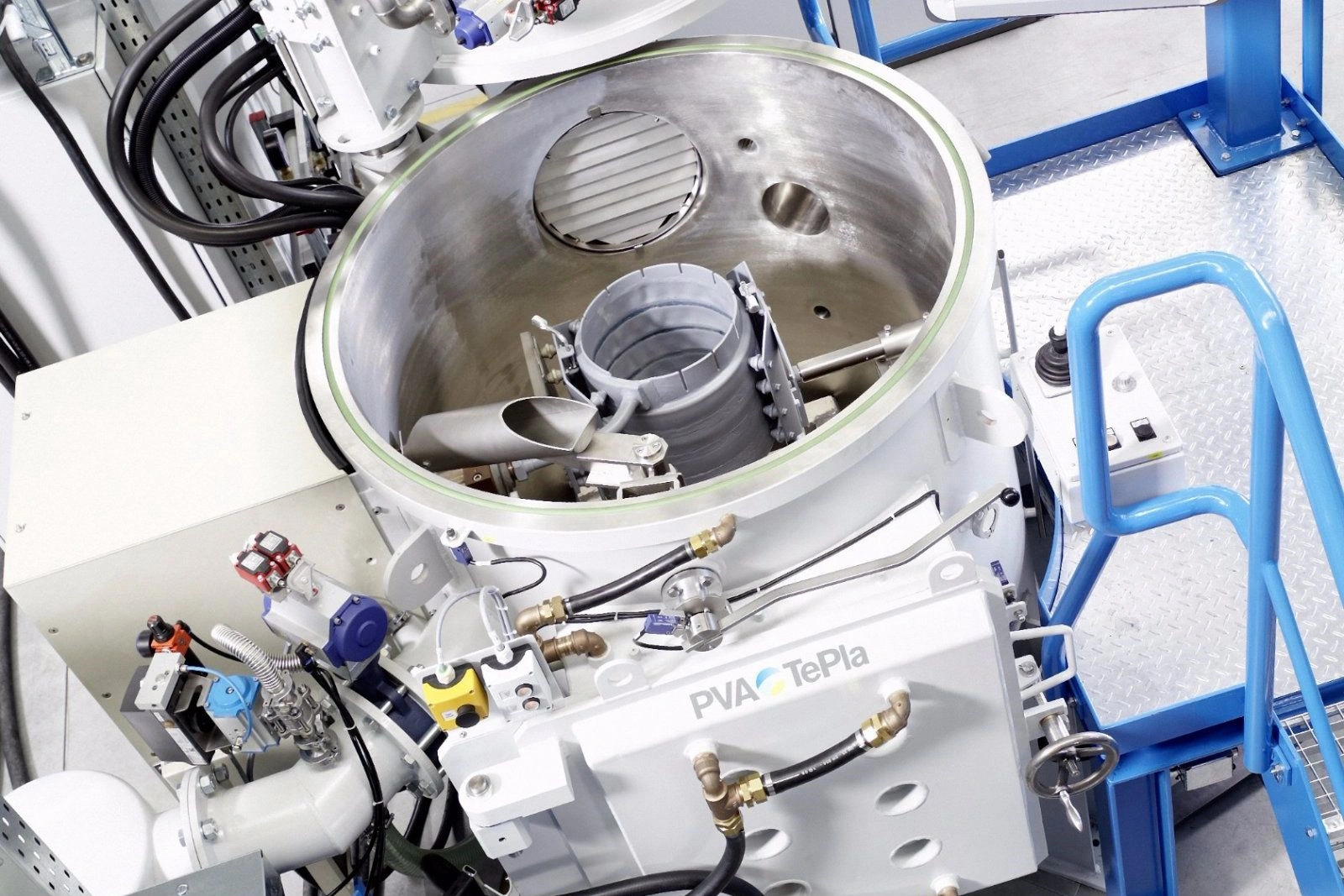 真空誘導注湯炉